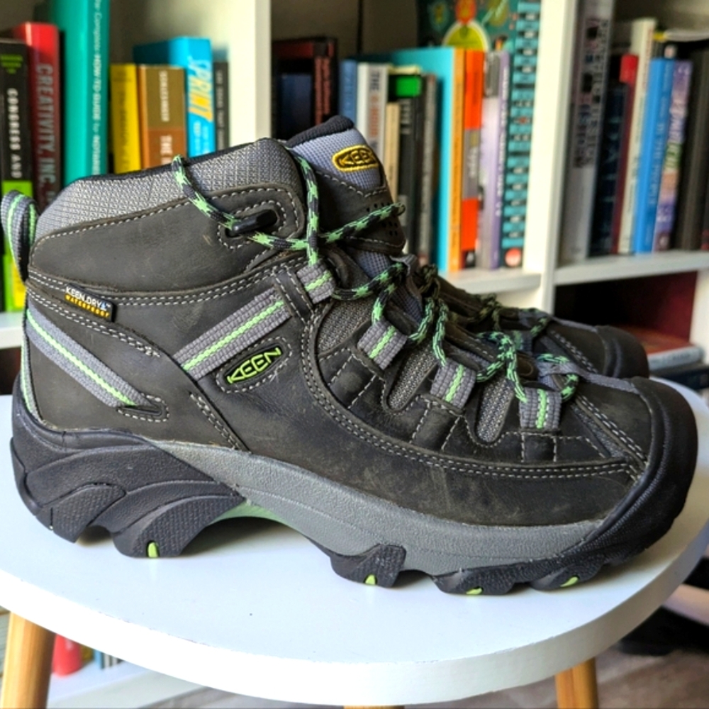 NWT KEEN Women's Targhee II Mid WP Hiking Shoes Raven Opaline - Size 8